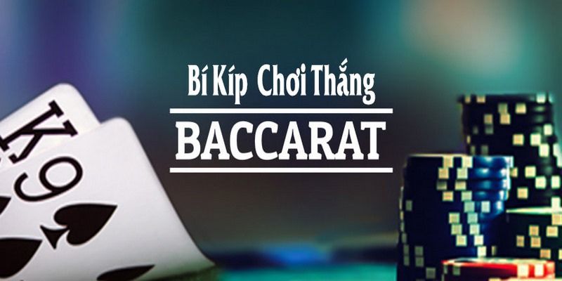 Khách hàng học hỏi cách chơi Baccarat bất bại